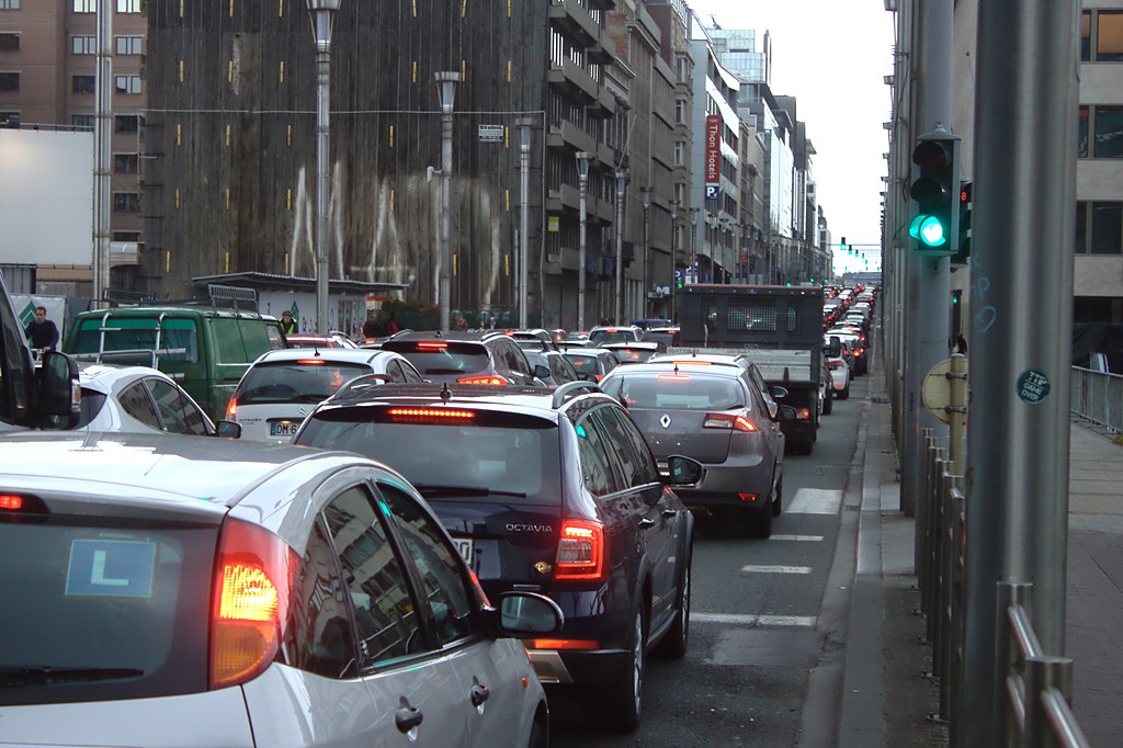 1024px-Brusel_Rue_de_la_Loi_kongesce