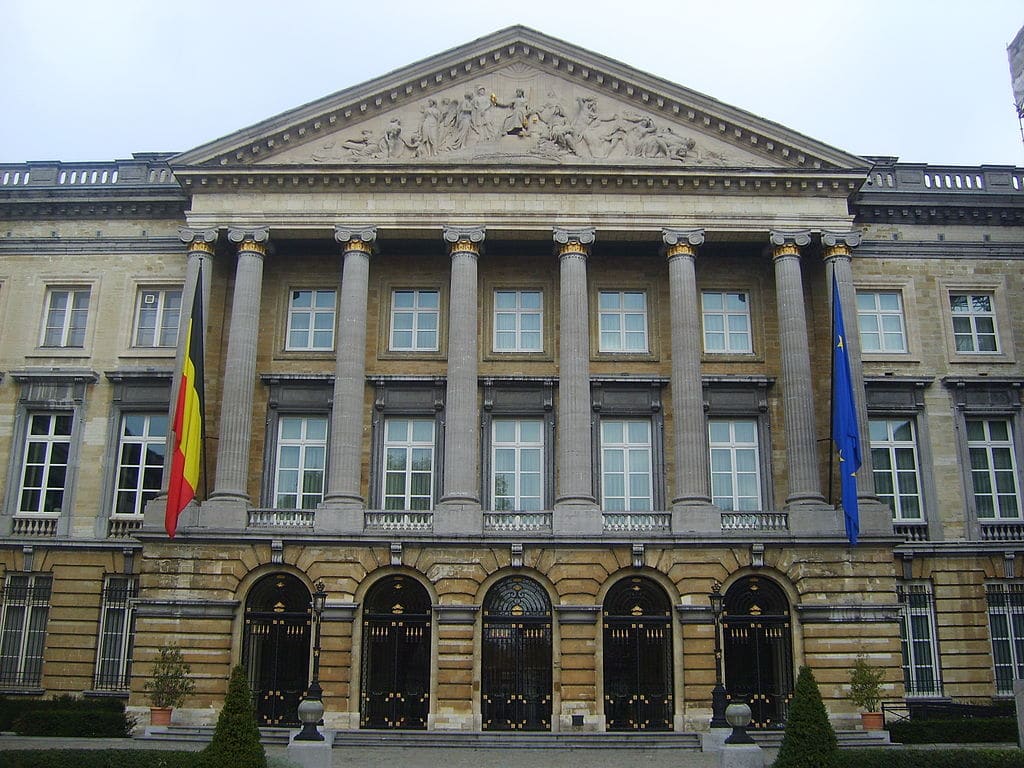 1024px-Parlement_Belge
