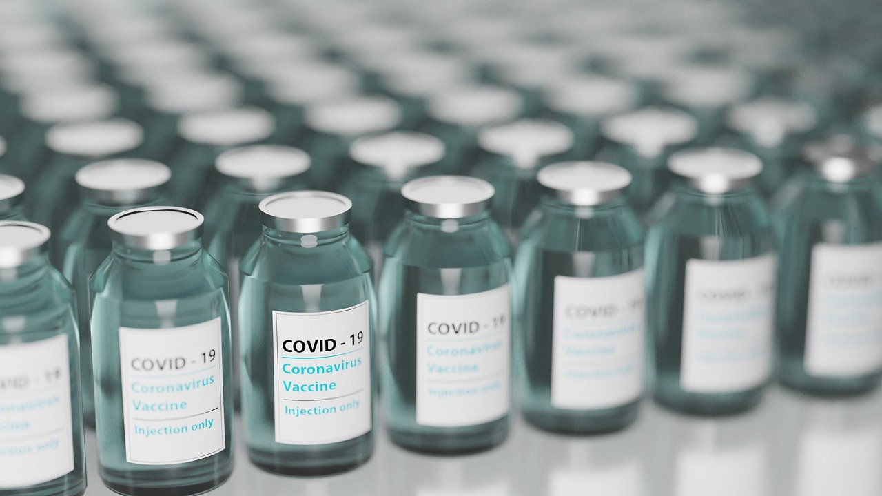 vaccine-5895477_1280